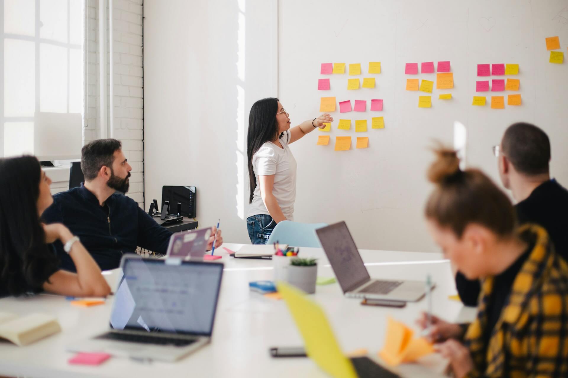 Translation Company vs. Independent Translators Maximizing Quality and Savings